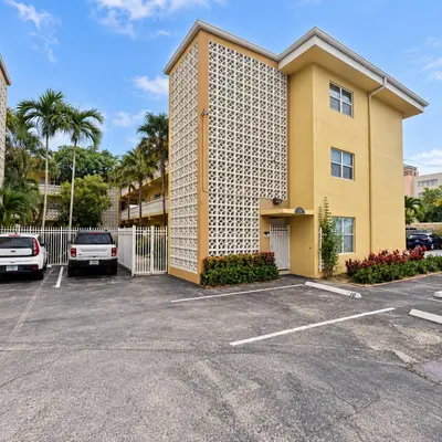 815 Middle River Drive 110, Fort Lauderdale – Condominium for rent