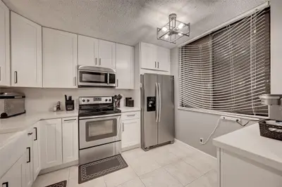 8592 W Sunrise Boulevard Unit 206, Plantation – Condominium for sale