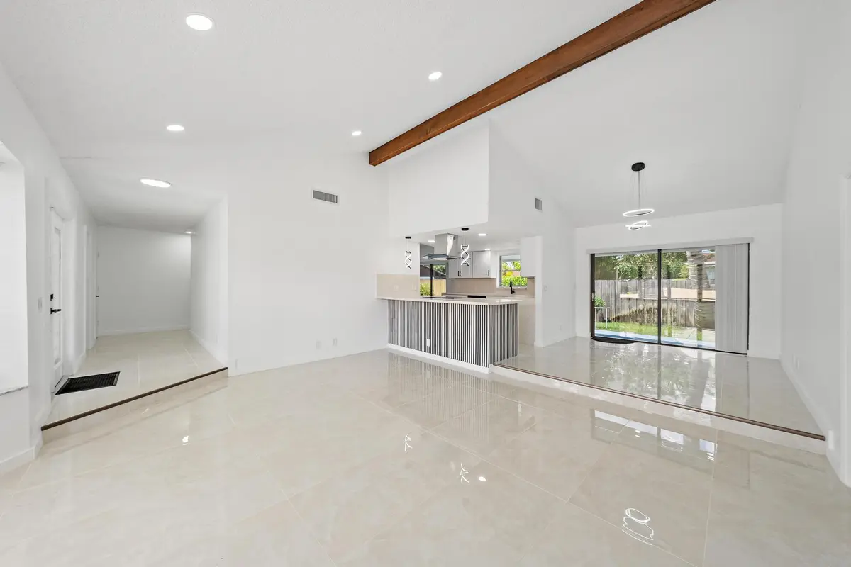 1633 Woods Bend Rd-5 at 1633 WOODS BEND Road, West Palm Beach