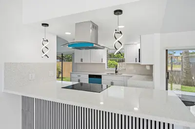 1633 WOODS BEND Road, West Palm Beach – Single Family Residence for sale