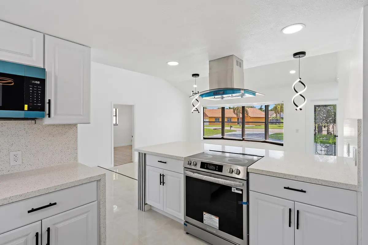 1633 Woods Bend Rd-11 at 1633 WOODS BEND Road, West Palm Beach