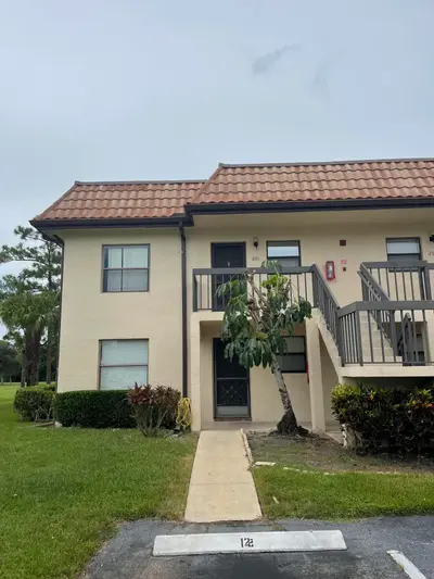 7101 GOLF COLONY Court 201, Lake Worth – Condominium for sale