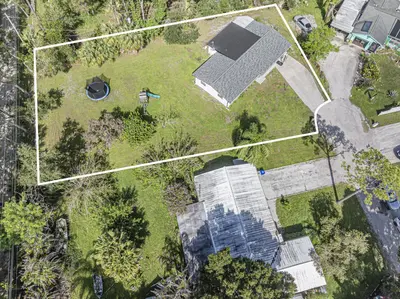 2755 6TH Place, Vero Beach – Single Family Residence for sale