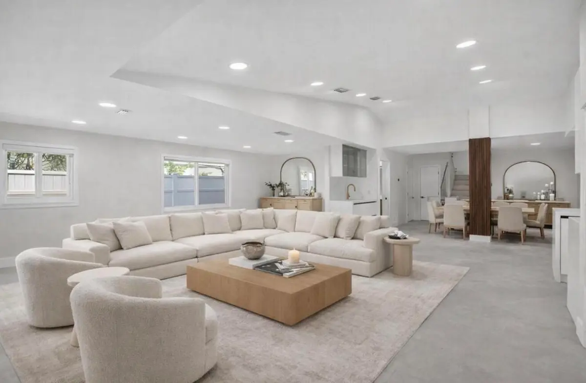 Virtually staged at 7134 San Sebastian Drive, Boca Raton