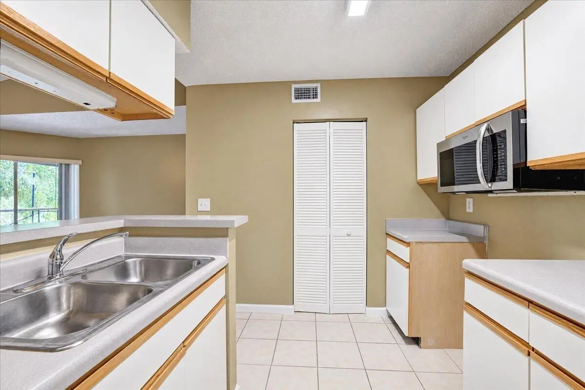 08-8I8A5684_5_6_7_8_batchlook at 4005 W Mcnab Road C305, Pompano Beach