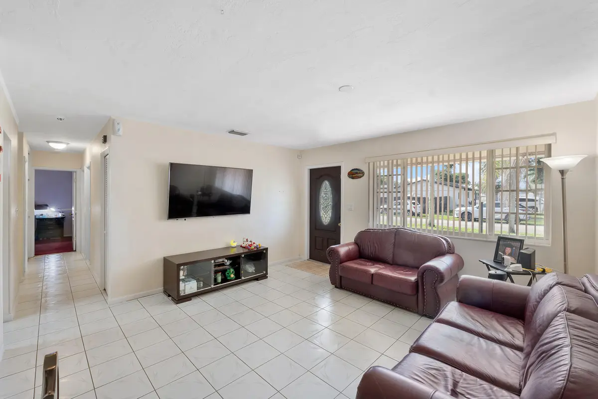 7081 Taylor St_030 at 7081 TAYLOR Street, Hollywood