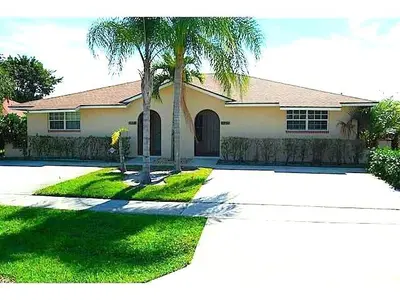 1427 Riverside Circle, Wellington – Villa for rent