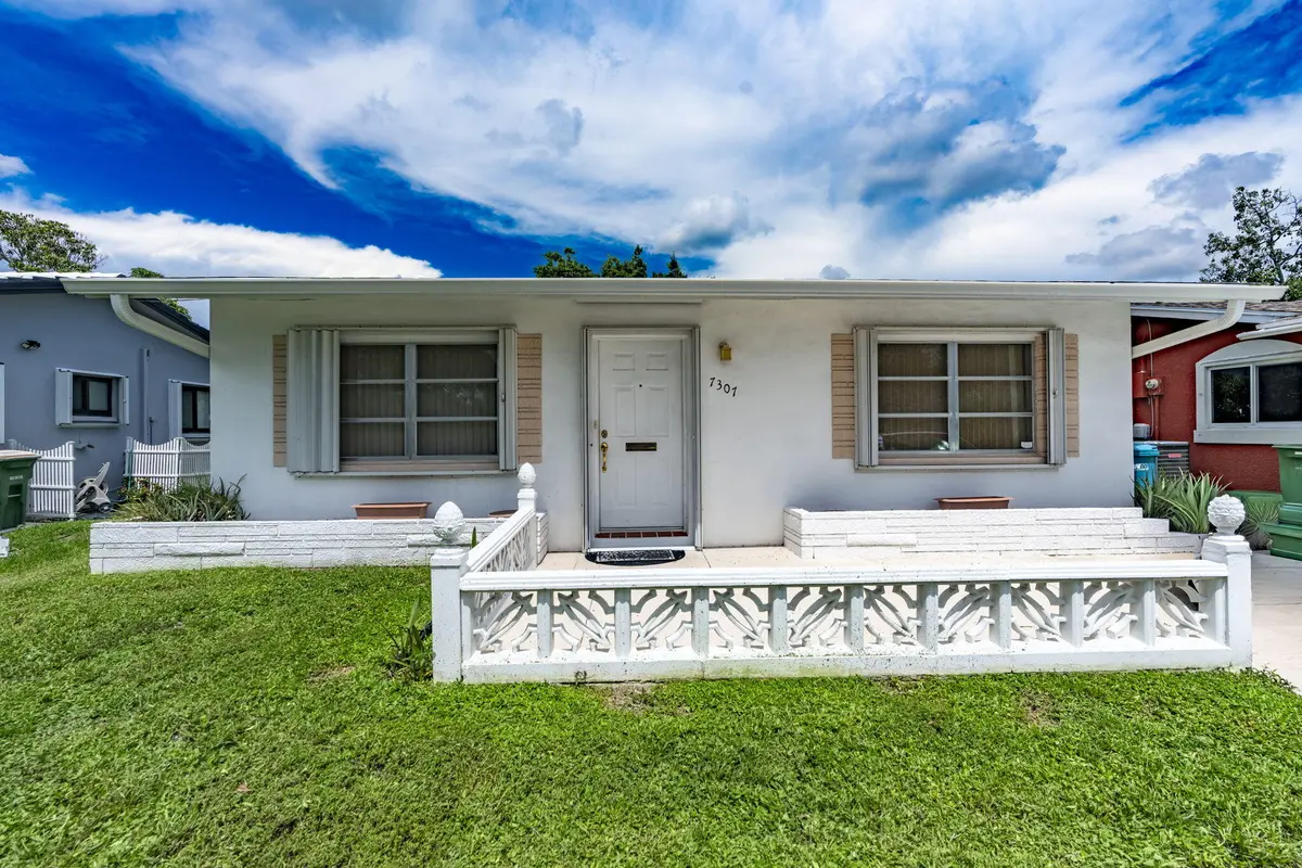 3-web-or-mls-iPixx_00_3 at 7307 NW 62ND Street, Tamarac