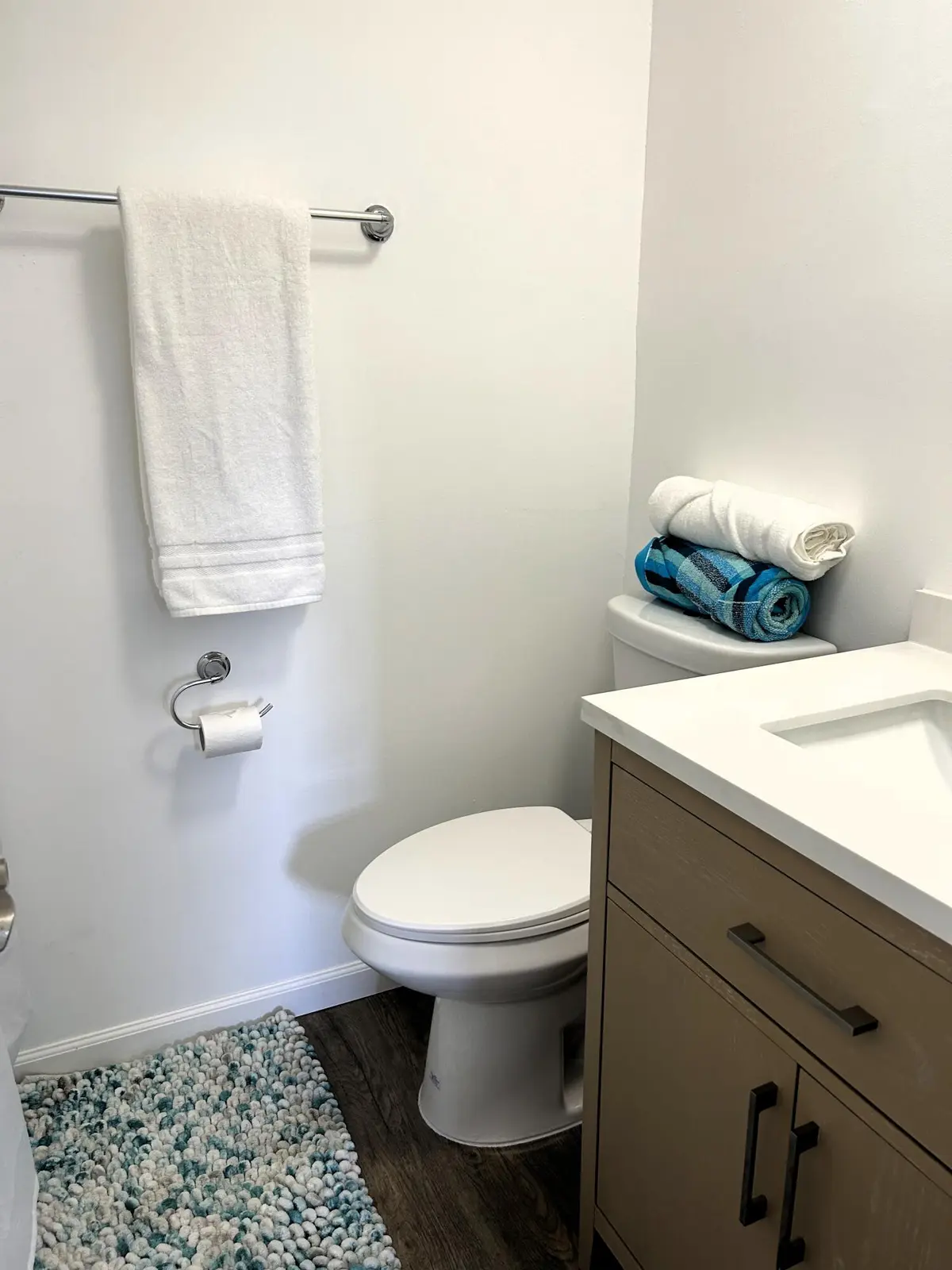 Bathroom 2 at 1427 Riverside Circle, Wellington