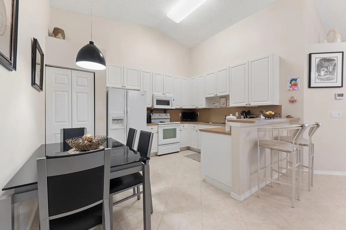 Eat in Kitchen at 5173 Toscana Trail, Boynton Beach