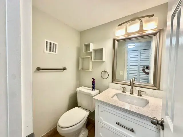 1/2 Bathroom at 118 Mansfield C, Boca Raton