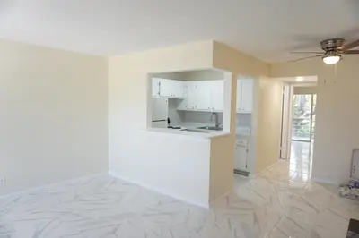 33 Windsor B, West Palm Beach – Condominium for sale