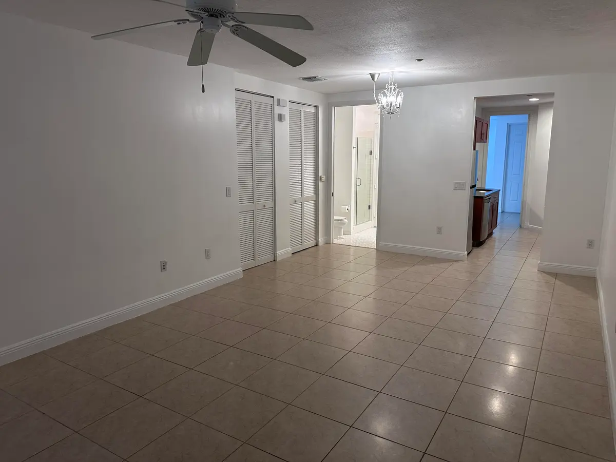 Living at 252 SW 14TH Avenue 252, Fort Lauderdale