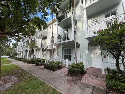 252 SW 14TH Avenue 252, Fort Lauderdale – Condominium for rent