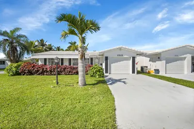 1515 SW 21st Street, Boynton Beach – Single Family Residence for sale