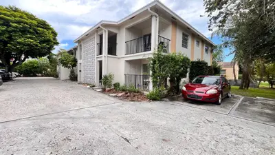 126 S D Street 7, Lake Worth Beach – Apartment for rent