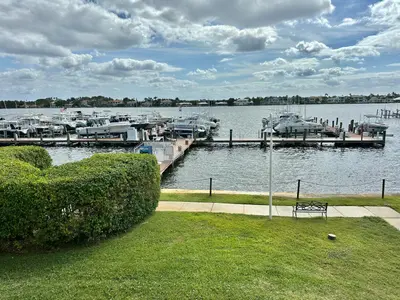 167 YACHT CLUB Way 204, Hypoluxo – Condominium for rent