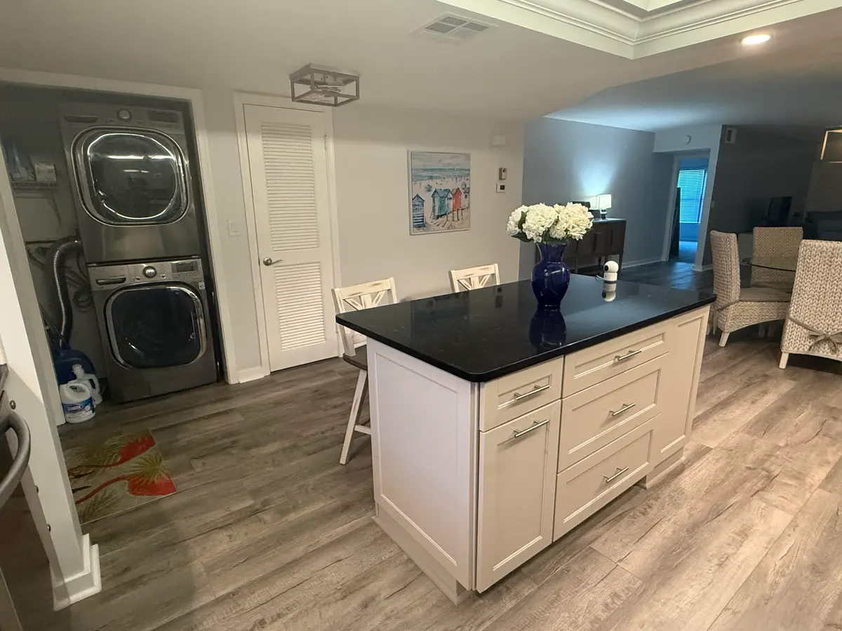 Washer Dryer at 300 N HIGHWAY A1A 202D, Jupiter