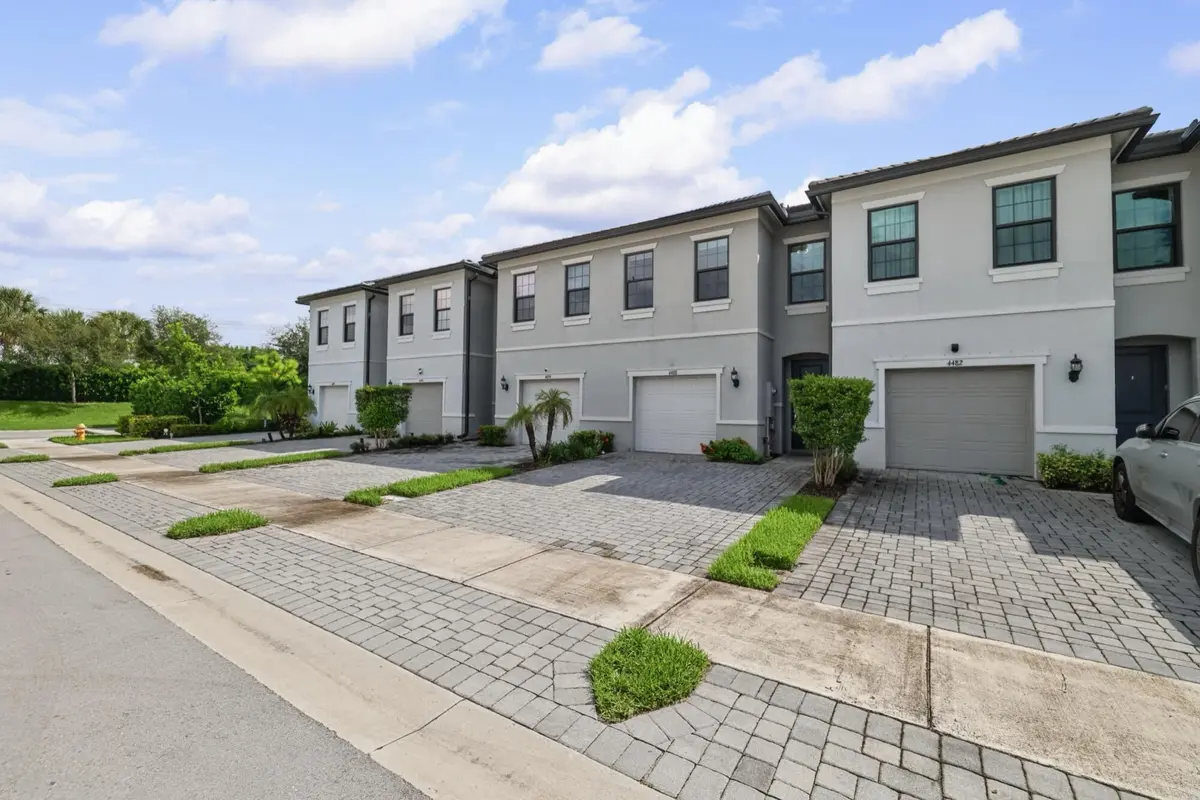 4488 E Appleton Cir -2 at 4488 Appleton Circle, Oakland Park