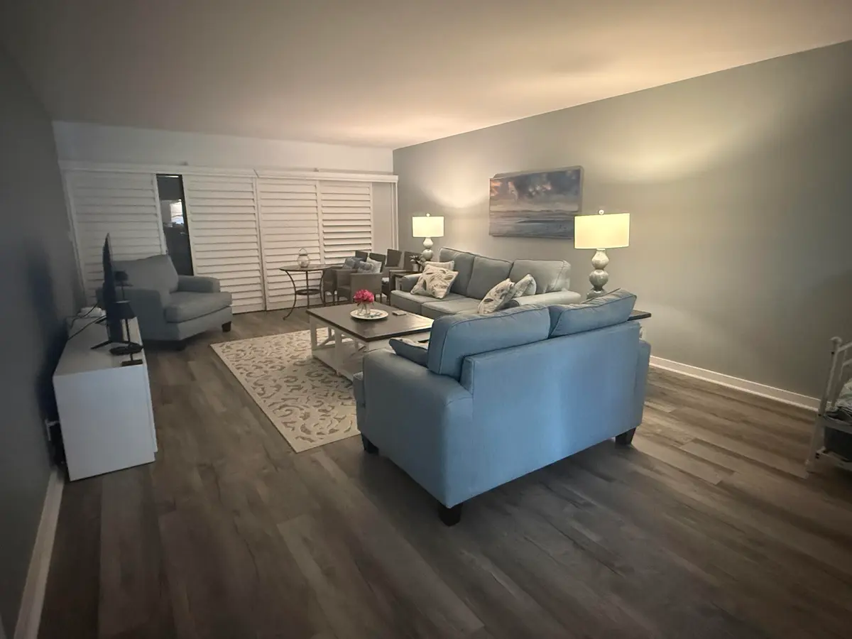 Living at 300 N HIGHWAY A1A 202D, Jupiter