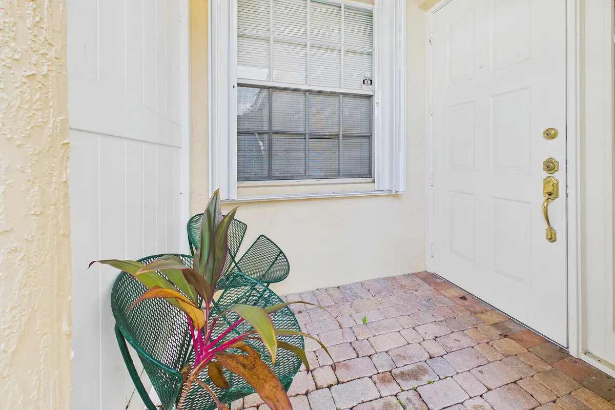 CAM06286G6-PR0040-STILL005 at 7032 Cataluna Circle, Delray Beach