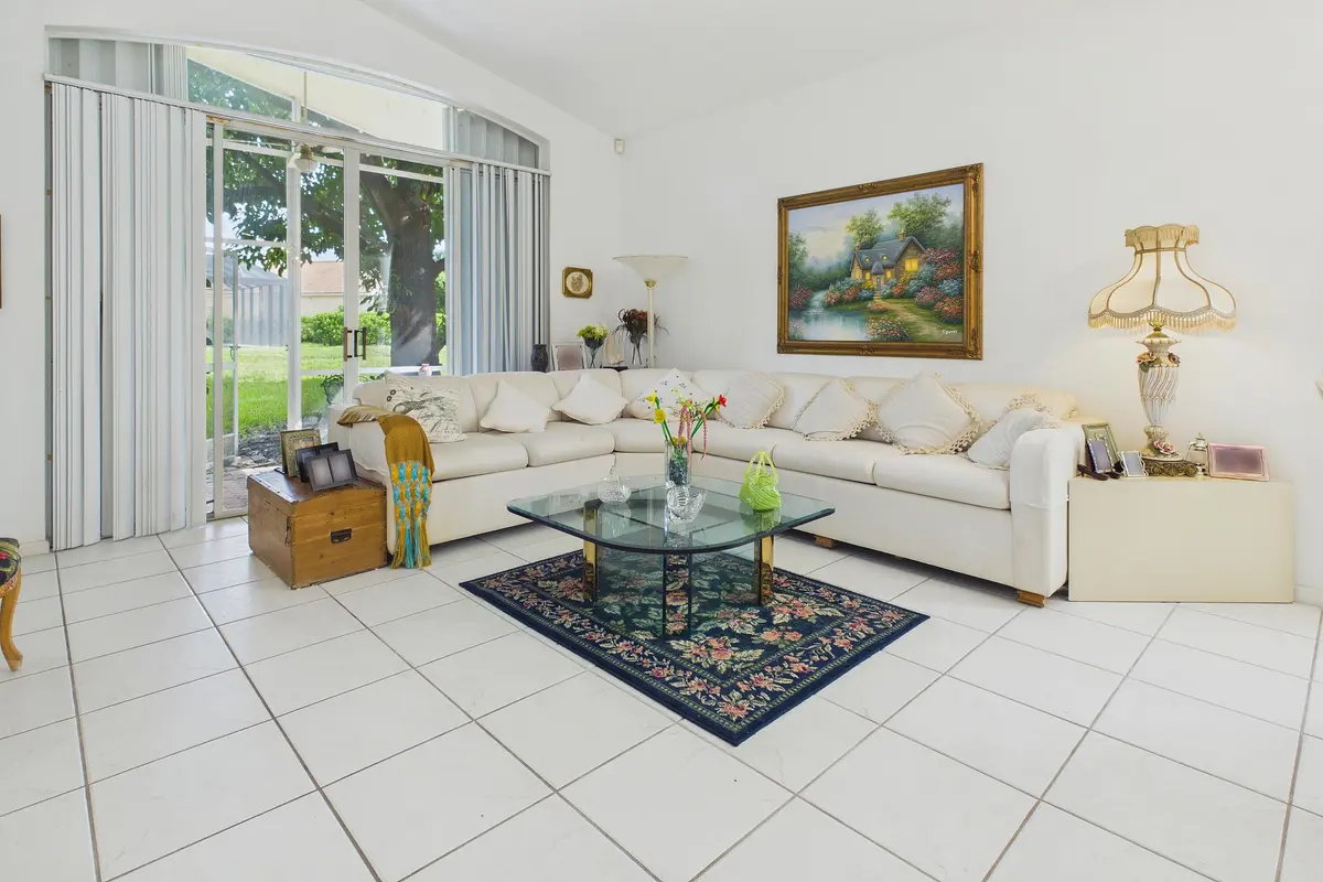 CAM06286G6-PR0040-STILL019 at 7032 Cataluna Circle, Delray Beach