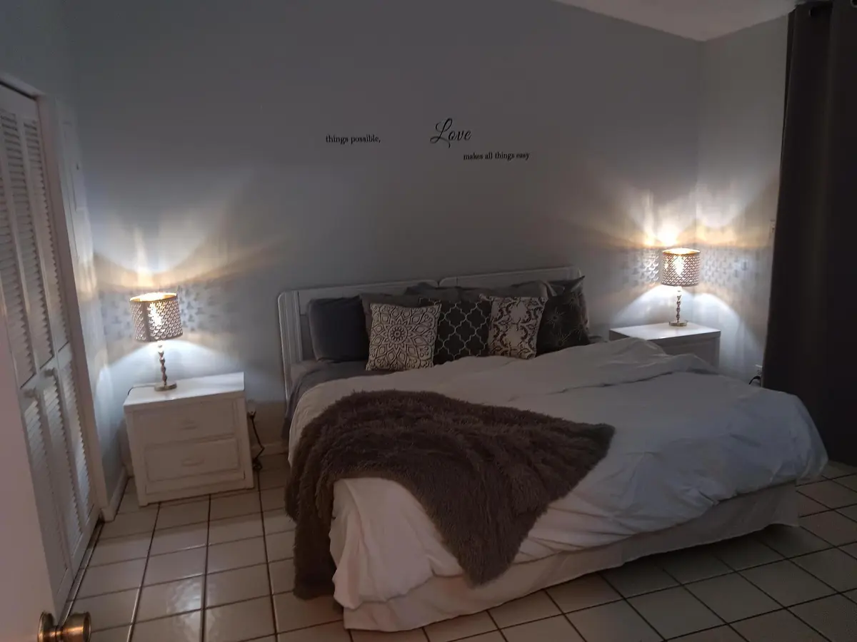 guest bed at 1507 HAWTHORNE Place, Wellington