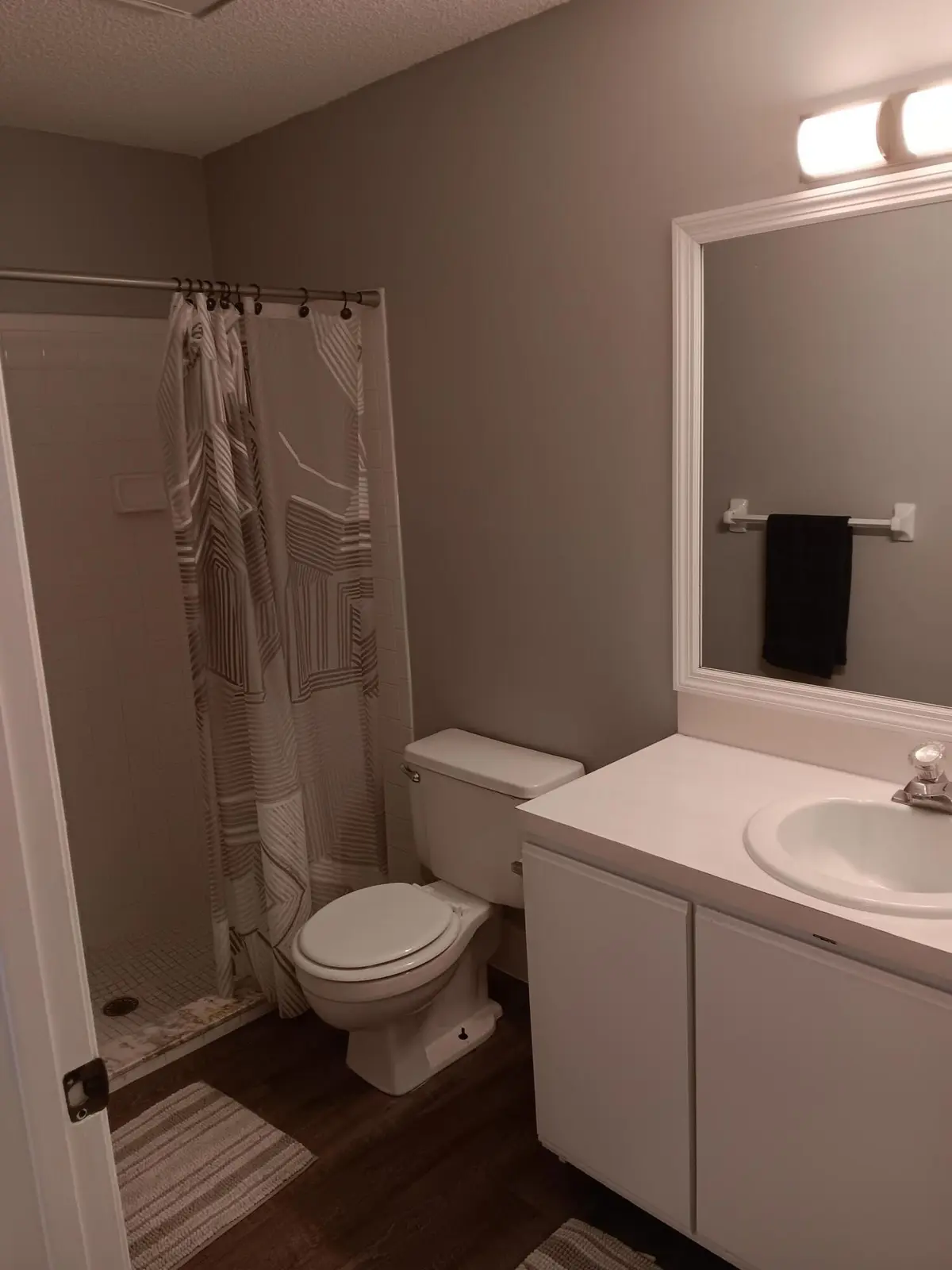 master bath at 1507 HAWTHORNE Place, Wellington