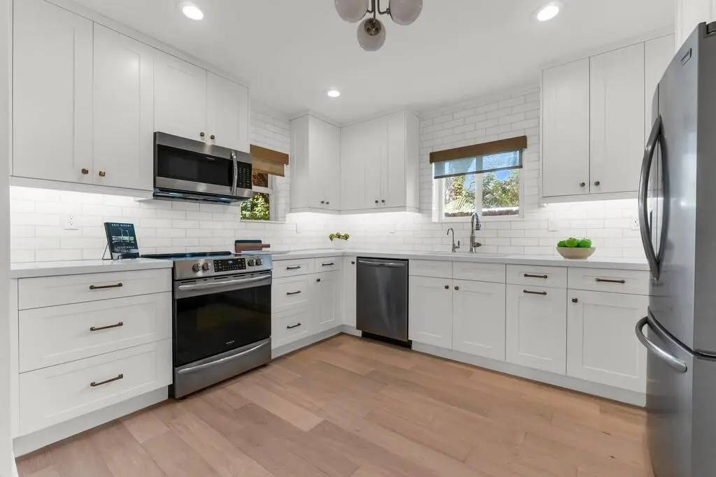 kitchen at 712 PONCE DE LEON Drive, Fort Lauderdale