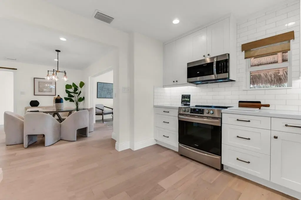kitchen at 712 PONCE DE LEON Drive, Fort Lauderdale