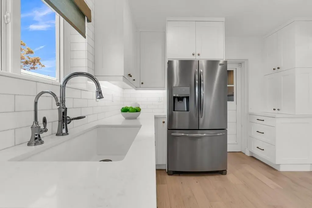 kitchen at 712 PONCE DE LEON Drive, Fort Lauderdale