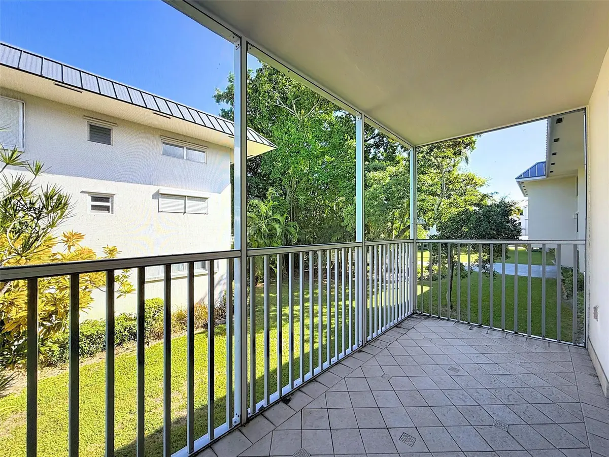 Photo 3 at 4025 N Federal Highway 227B, Oakland Park