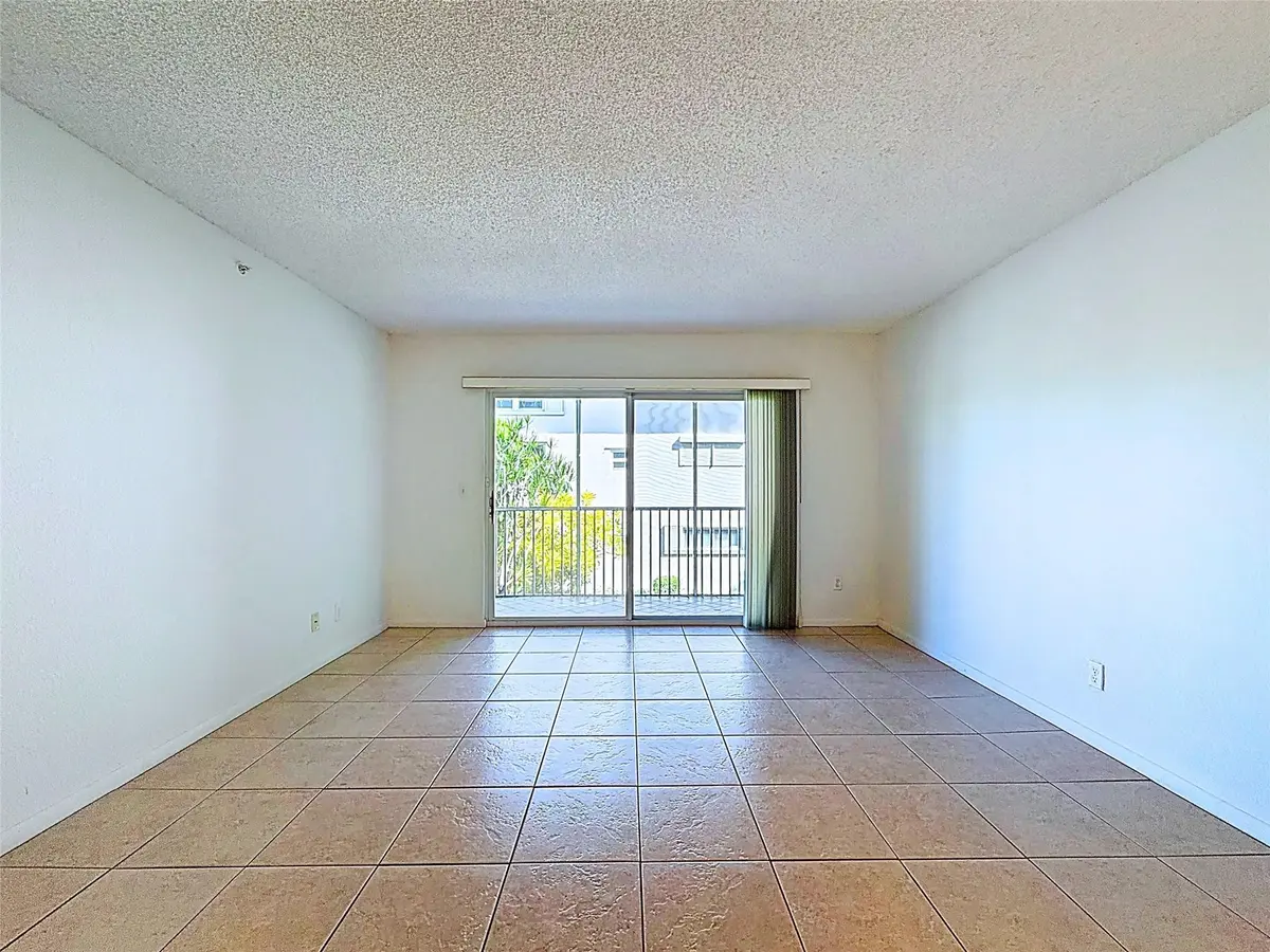 Photo 6 at 4025 N Federal Highway 227B, Oakland Park