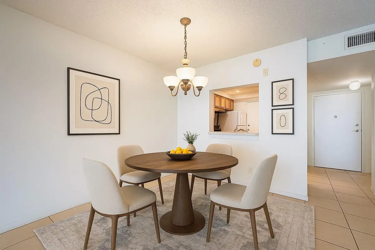 *Virtually Staged* at 4025 N Federal Highway 227B, Oakland Park