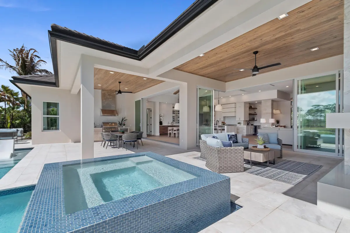 Spa / Lanai at 104 SE RIO CASARANO, Port St. Lucie