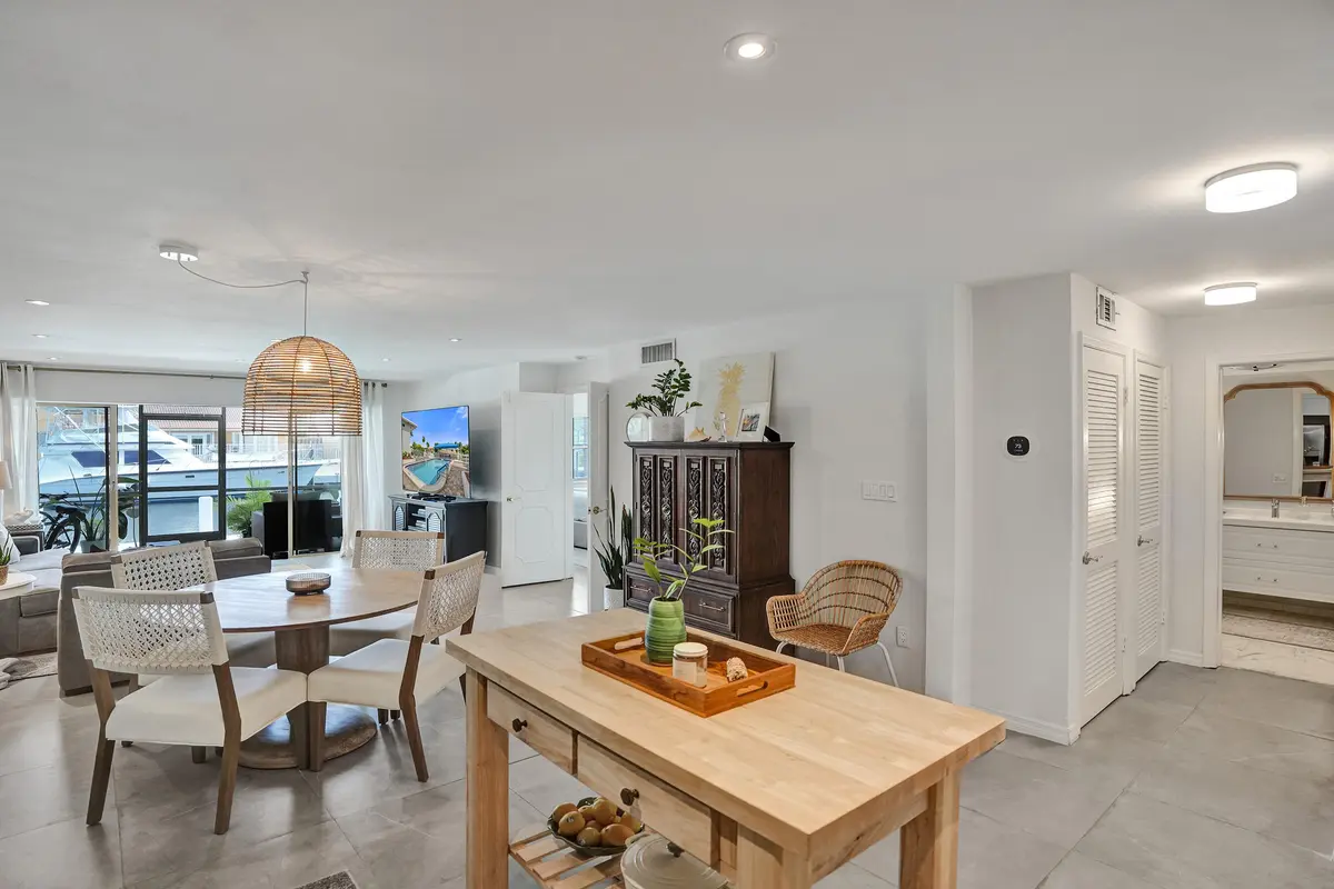 DSC04337 at 3209 NE 36TH Street 3C, Fort Lauderdale