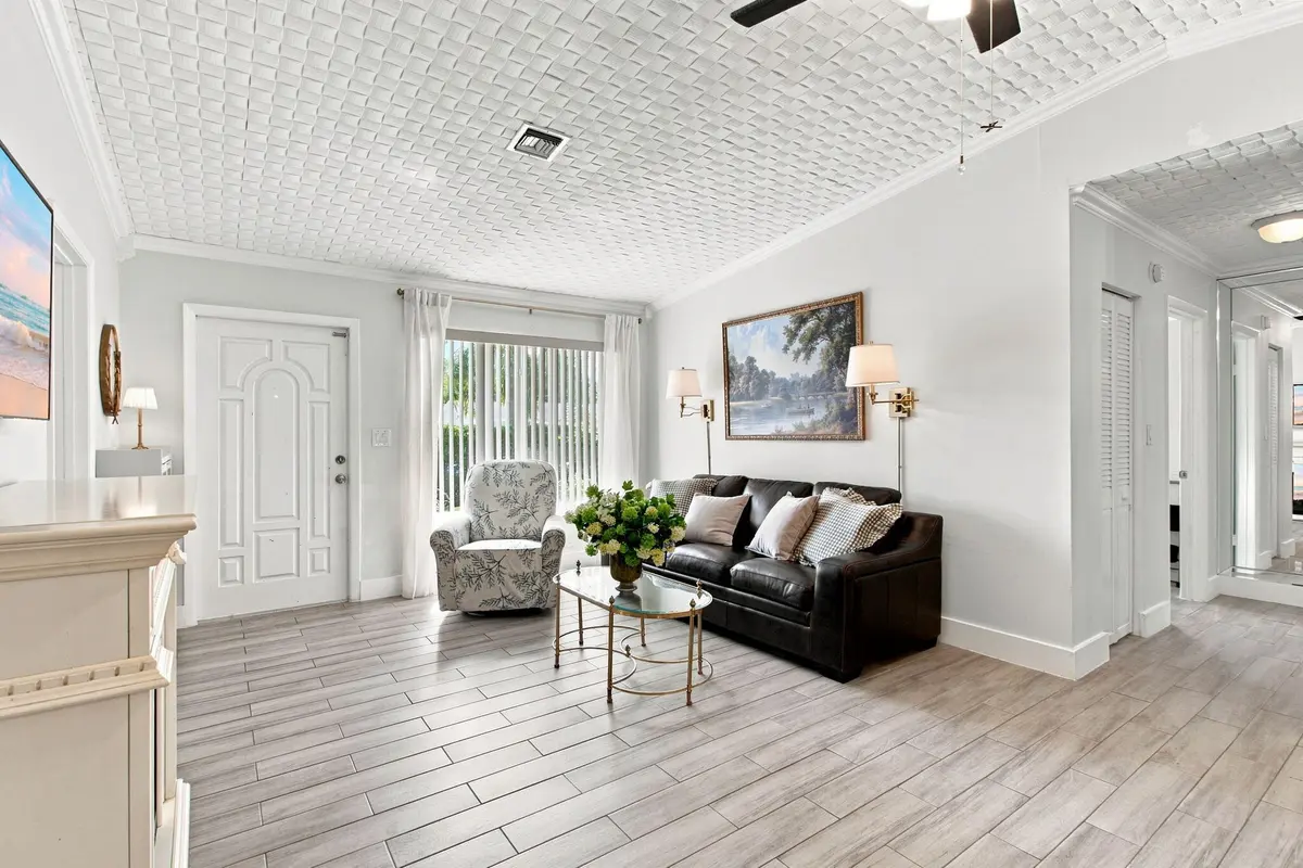 3-web-or-mls-3130-n-72nd-terrace at 3130 N 72nd Terrace, Hollywood