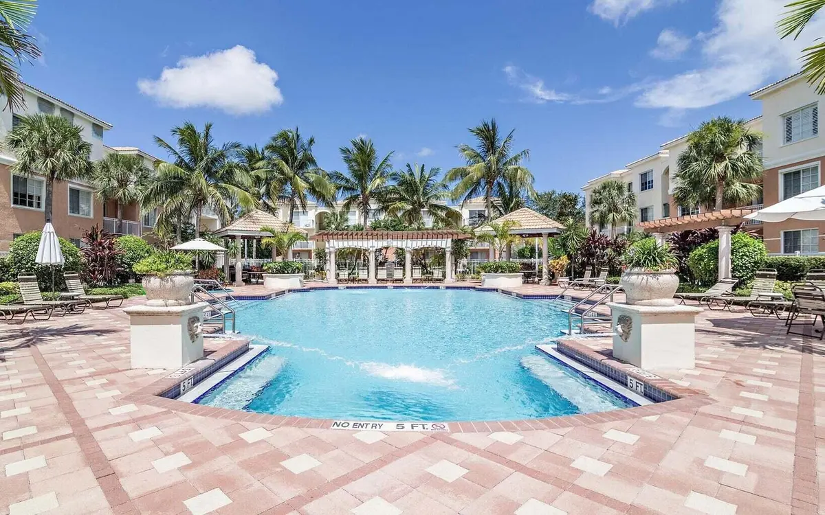 4308 Myrtlewood Pool at 2106 Myrtlewood Circle, Palm Beach Gardens