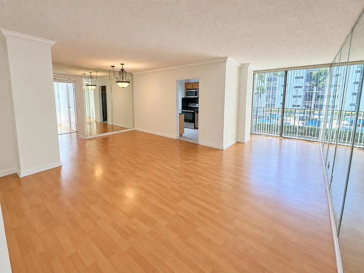 17021 N Bay Road Unit 229, Sunny Isles Beach, FL – photo 2