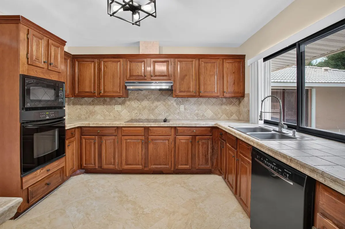 Kitchen at 4441 SAINT ANDREWS Drive, Boynton Beach