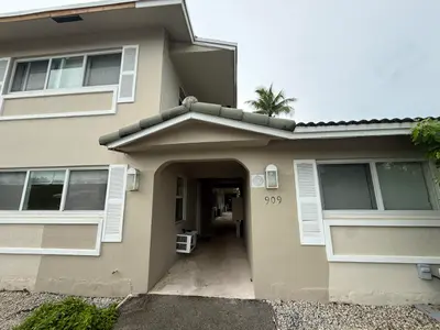 909 SE 14th Court 2, Fort Lauderdale – Apartment for rent