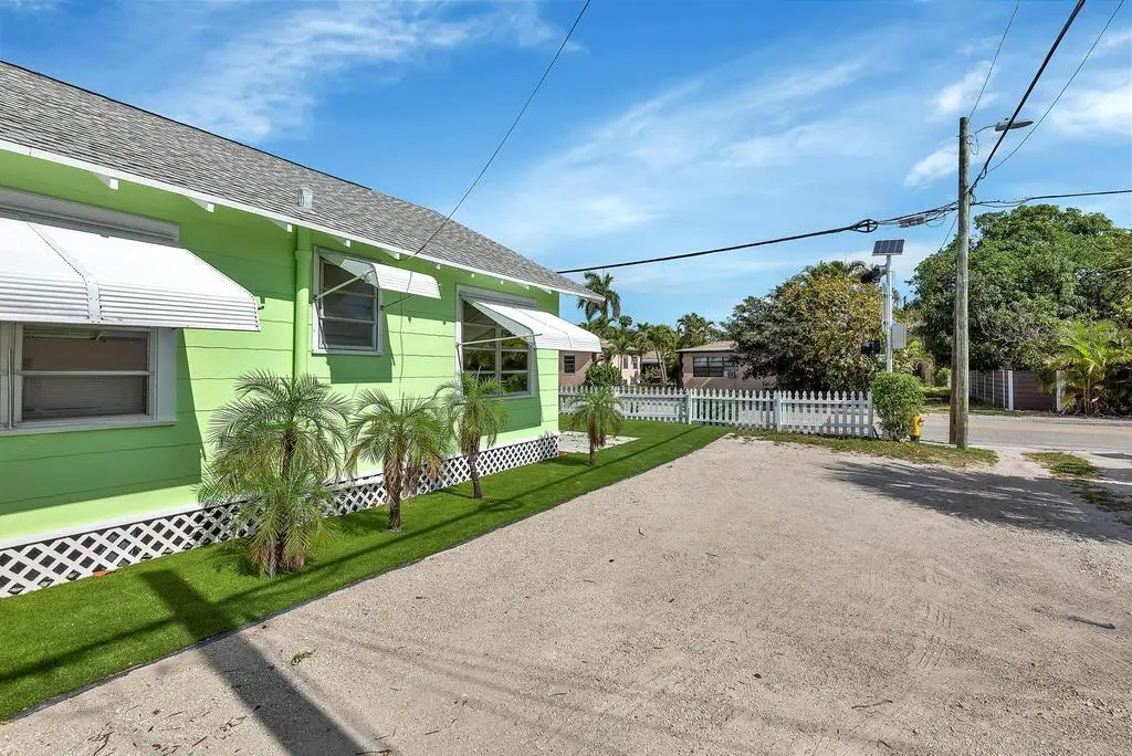 713 - 004 at 713 10th Avenue, Lake Worth Beach