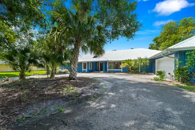 2122 SW Racquet Club Drive, Palm City – Single Family Residence for sale