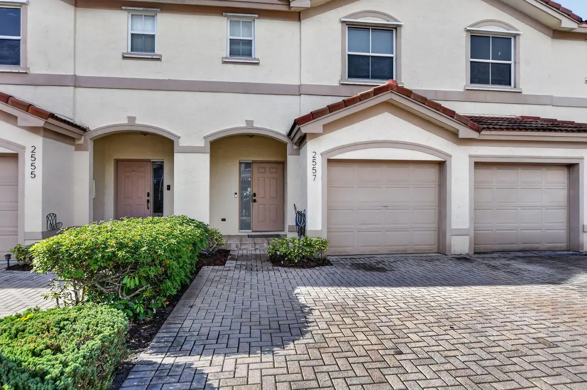 1-web-or-mls-DSC_0013 at 2557 Riverside Drive, Coral Springs