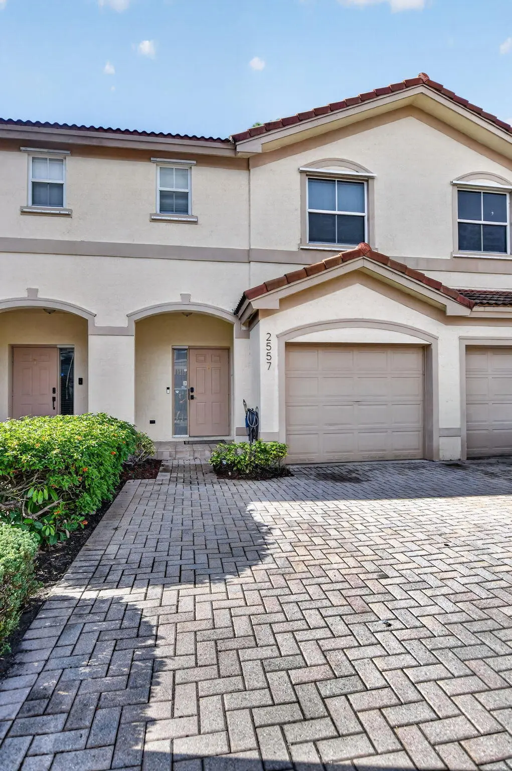 3-web-or-mls-DSC_0019 at 2557 Riverside Drive, Coral Springs