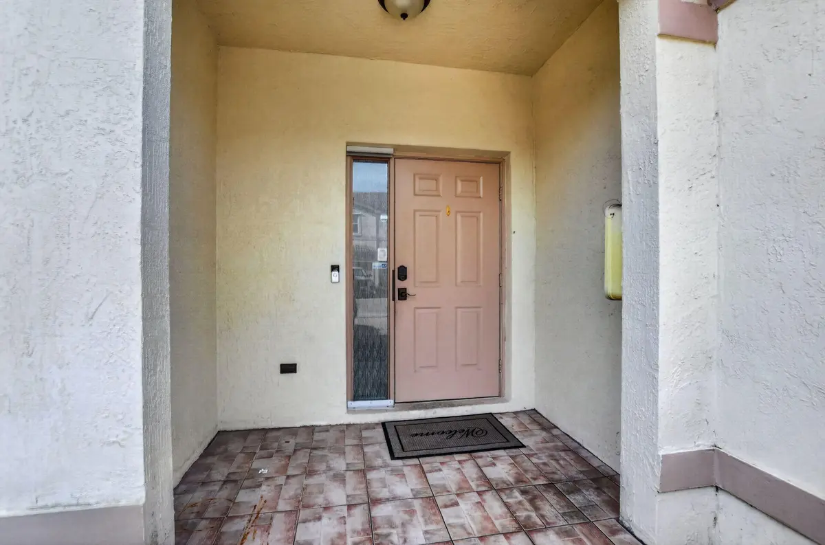 4-web-or-mls-DSC_0200 at 2557 Riverside Drive, Coral Springs