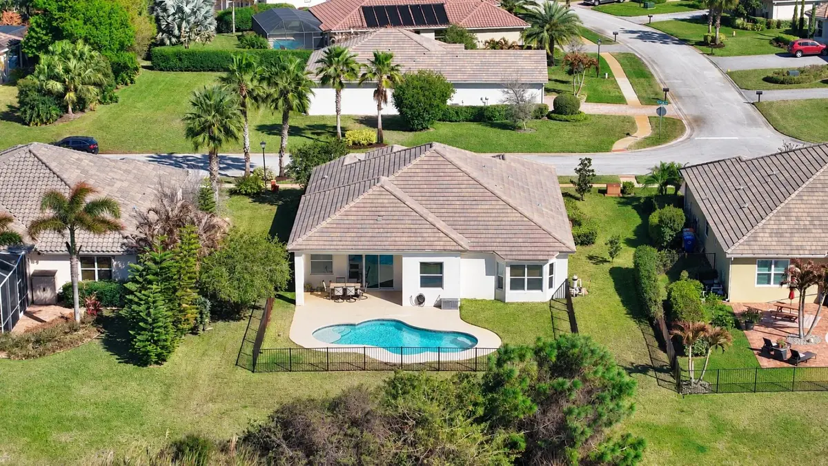8 Exterior 7621 Fieldstone pool 2 at 7621 Fieldstone Ranch Square, Vero Beach