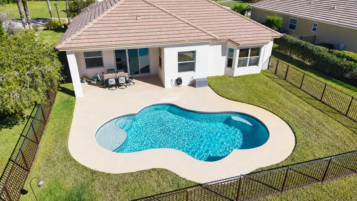 9 Exterior 7621 Fieldstone pool 3 at 7621 Fieldstone Ranch Square, Vero Beach