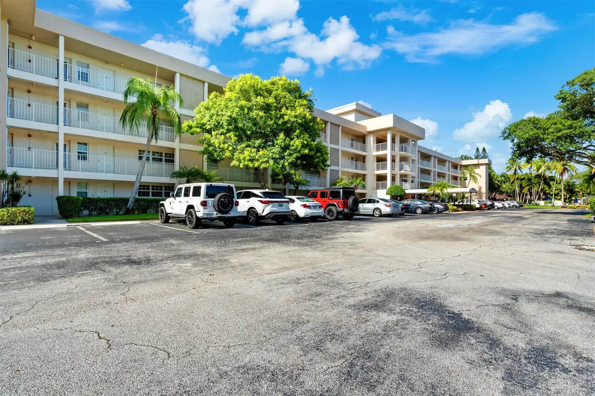 Photo 2 at 3151 S PALM AIRE Drive 108, Pompano Beach