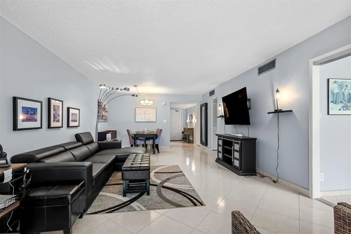 Photo 5 at 3151 S PALM AIRE Drive 108, Pompano Beach
